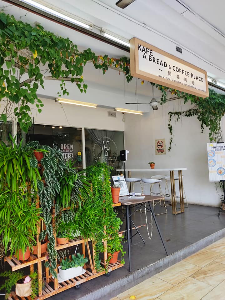 A Slice of Nostalgia: A Bread & Coffee Place Johor Bahru