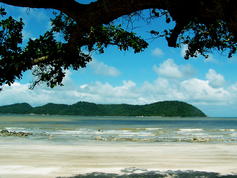 Pasir Lanun Beach: A Slice of Coastal Serenity