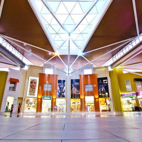 Mall of Medini: A Unique Shopping Experience in Johor